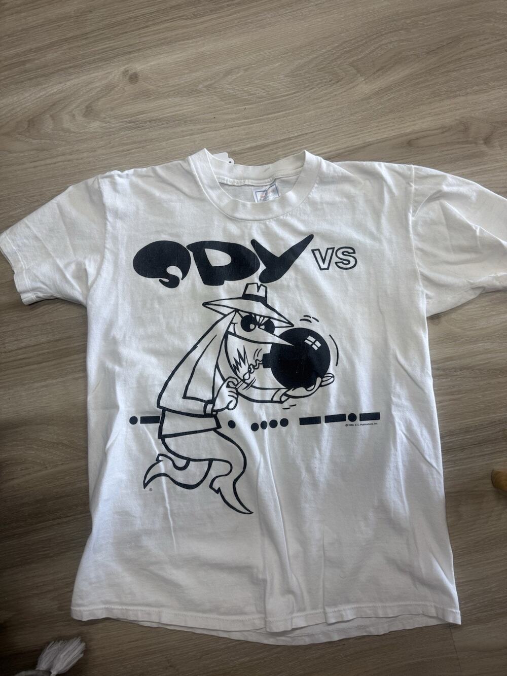 Spy vs Spy Vintage 1990’s Graphic Tee White Cotton Short Sleeve Made in USA M